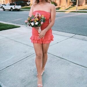 Lucy in the sky Strapless Ruffled Mini Dress - Coral Pink size M